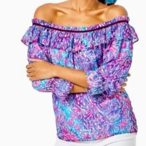 💕 Lilly Pulitzer Ceecee Off-The-Shoulder
Top in Shelleidoscope - Medium 💕